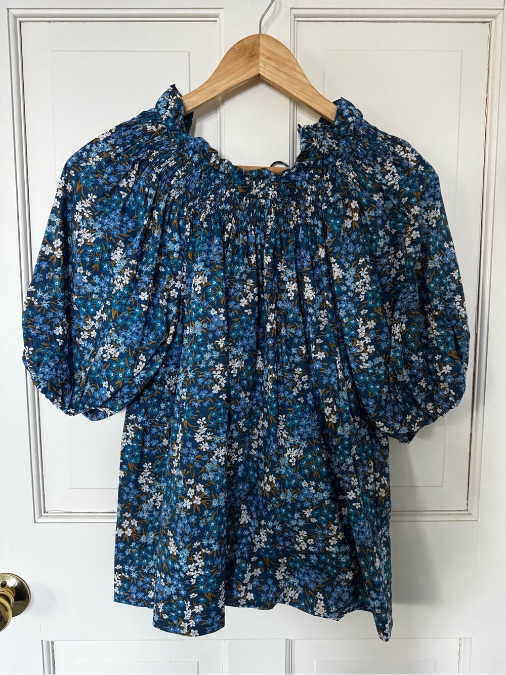 J Crew Smocked neck puff-sleeve top in Liberty® Sea Blossoms, size XS